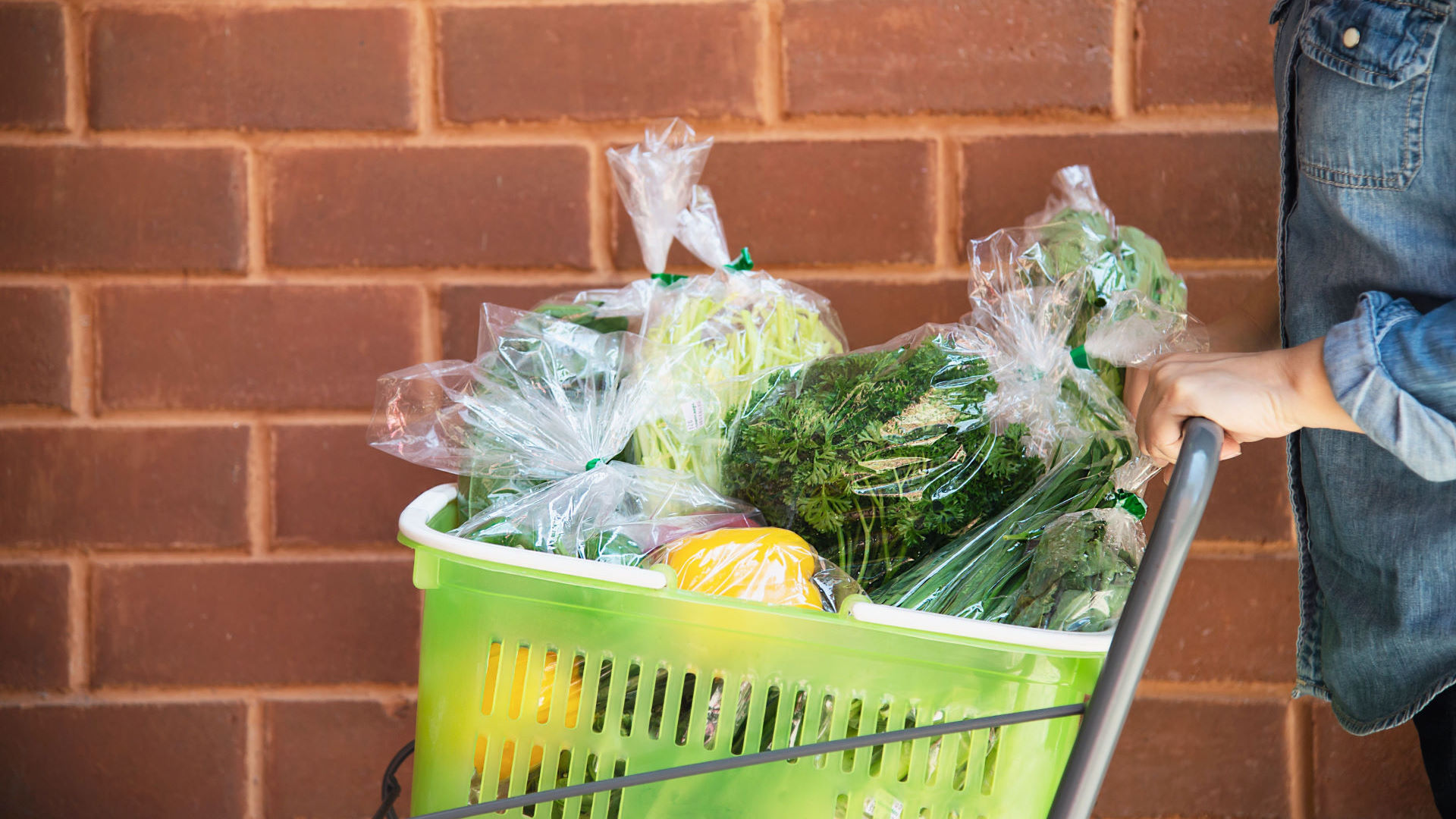 Poster with food waste reuse tips